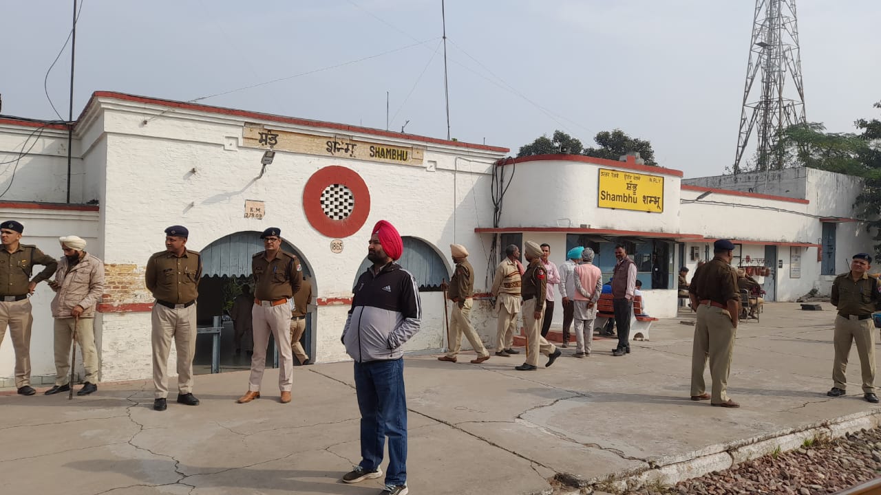 Jalandhar News किसानों के बाद अब पूर्व सैनिकों ने घेरा रेलवे ट्रैक